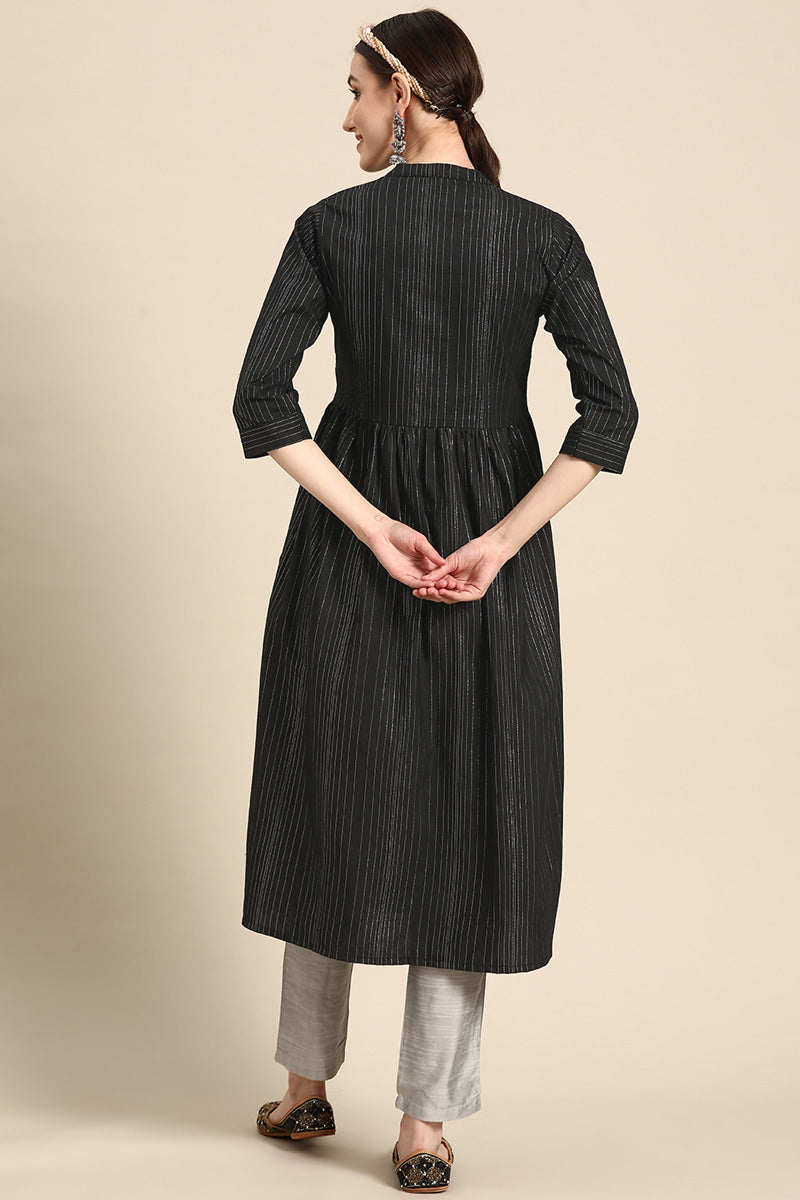 Black Color Casual Look Engrossing Kurti In Cotton Fabric
